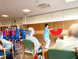 太極扇（たいきょくせん）鑑賞の様子