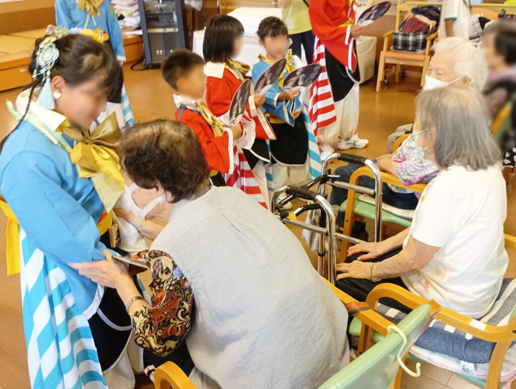 【通リハ】 うらじゃ連 鬼saiの皆さんに来ていただきました!